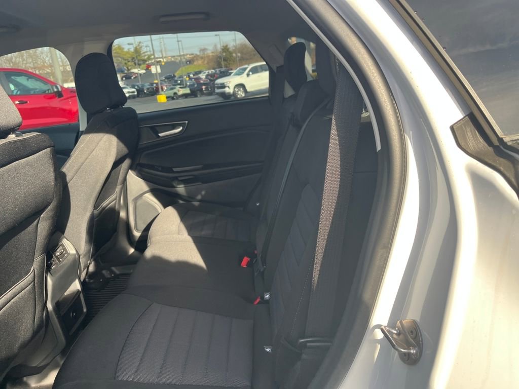 Used 2024 Ford Edge SE w/ Black Appearance Package image 22