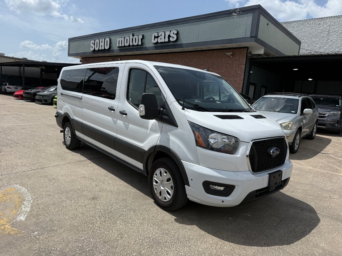 Used 2024 Ford Transit 350 XLT RWD image 3