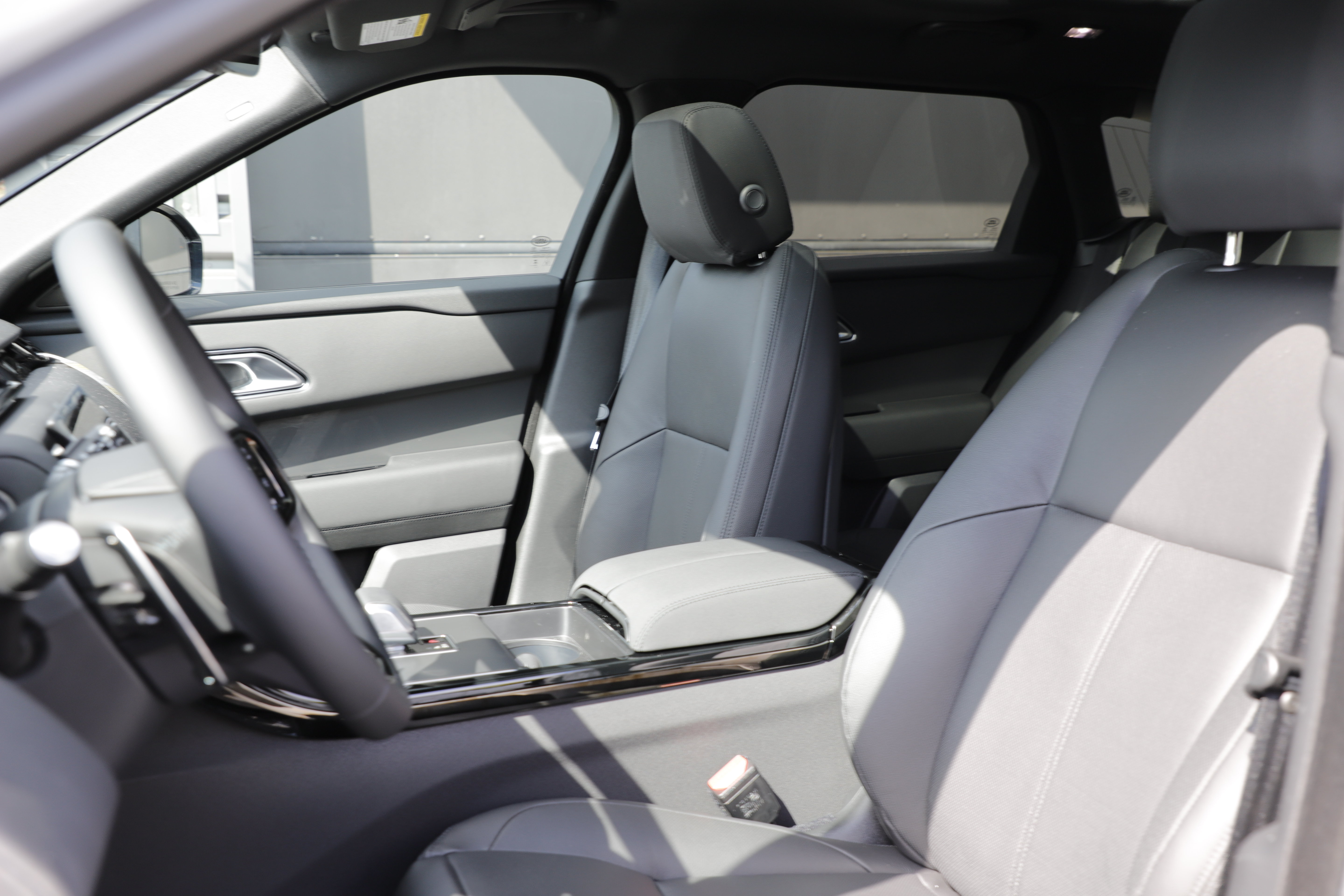 New 2026 Land Rover Range Rover Velar S AWD/4WD image 17