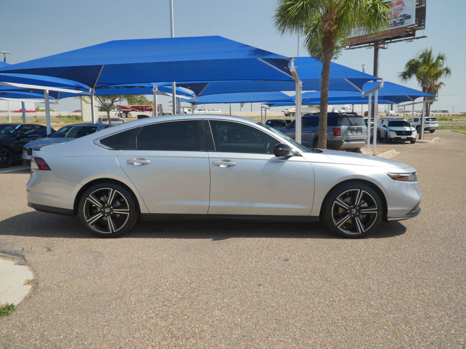 Used 2025 Honda Accord Sport image 9