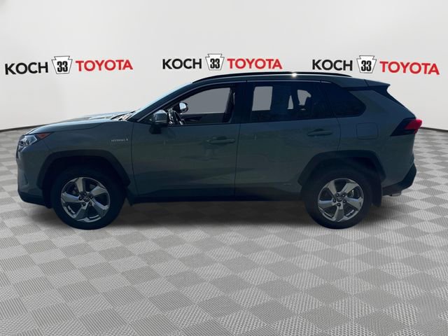 Used 2021 Toyota RAV4 XLE Premium AWD/4WD image 4