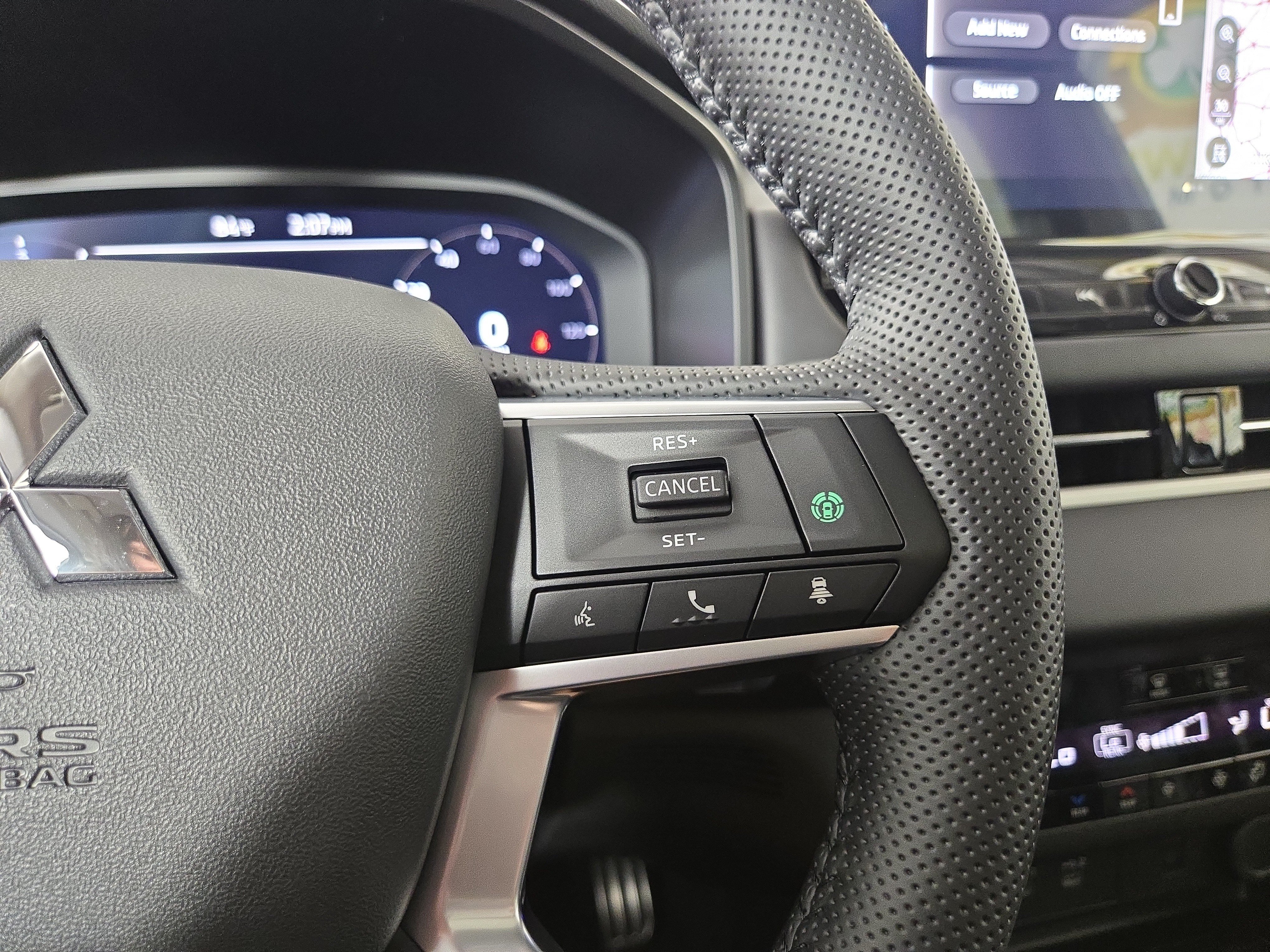 New 2026 Mitsubishi Outlander SEL FWD image 16