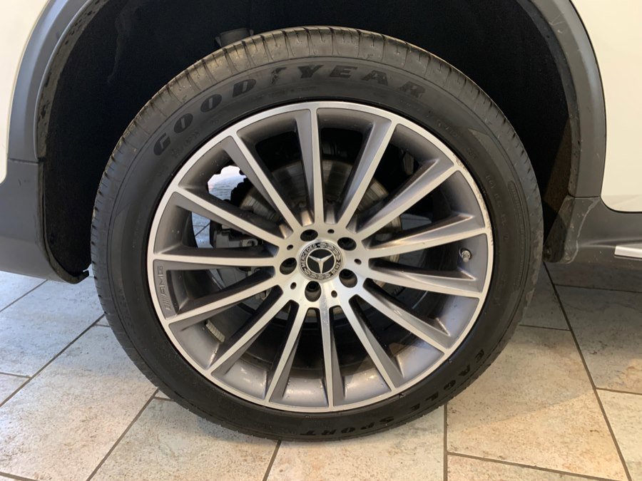 Used 2022 Mercedes-Benz GLC 300 4MATIC Coupe image 10