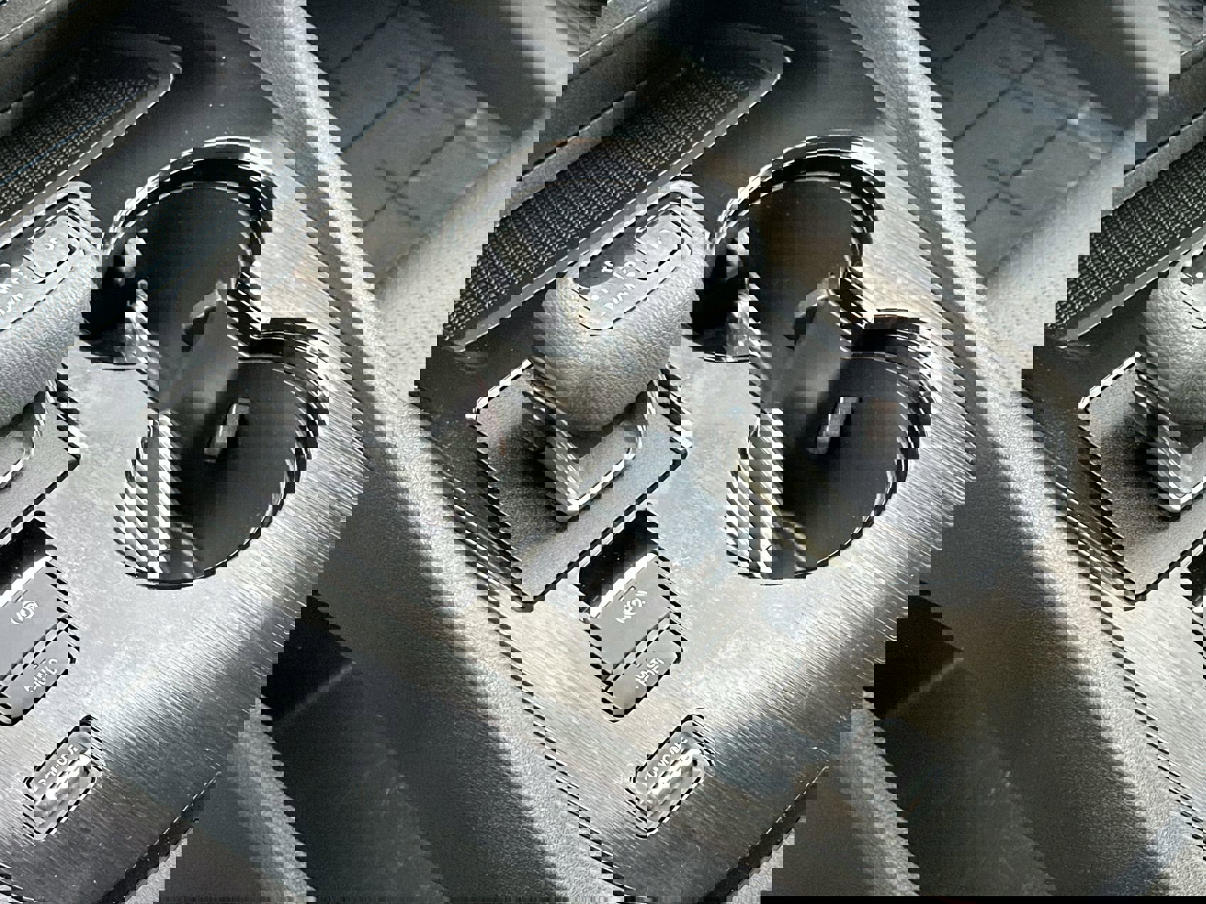 Used 2023 Nissan Rogue SV image 19