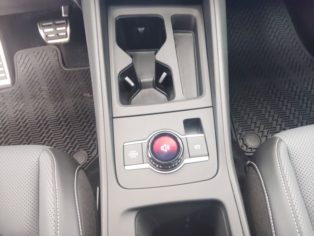 New 2026 Volkswagen Tiguan SE R-Line AWD/4WD image 14