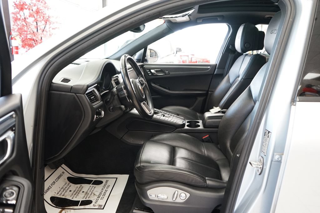 Used 2018 Porsche Macan GTS w/ Premium Package Plus AWD/4WD image 29