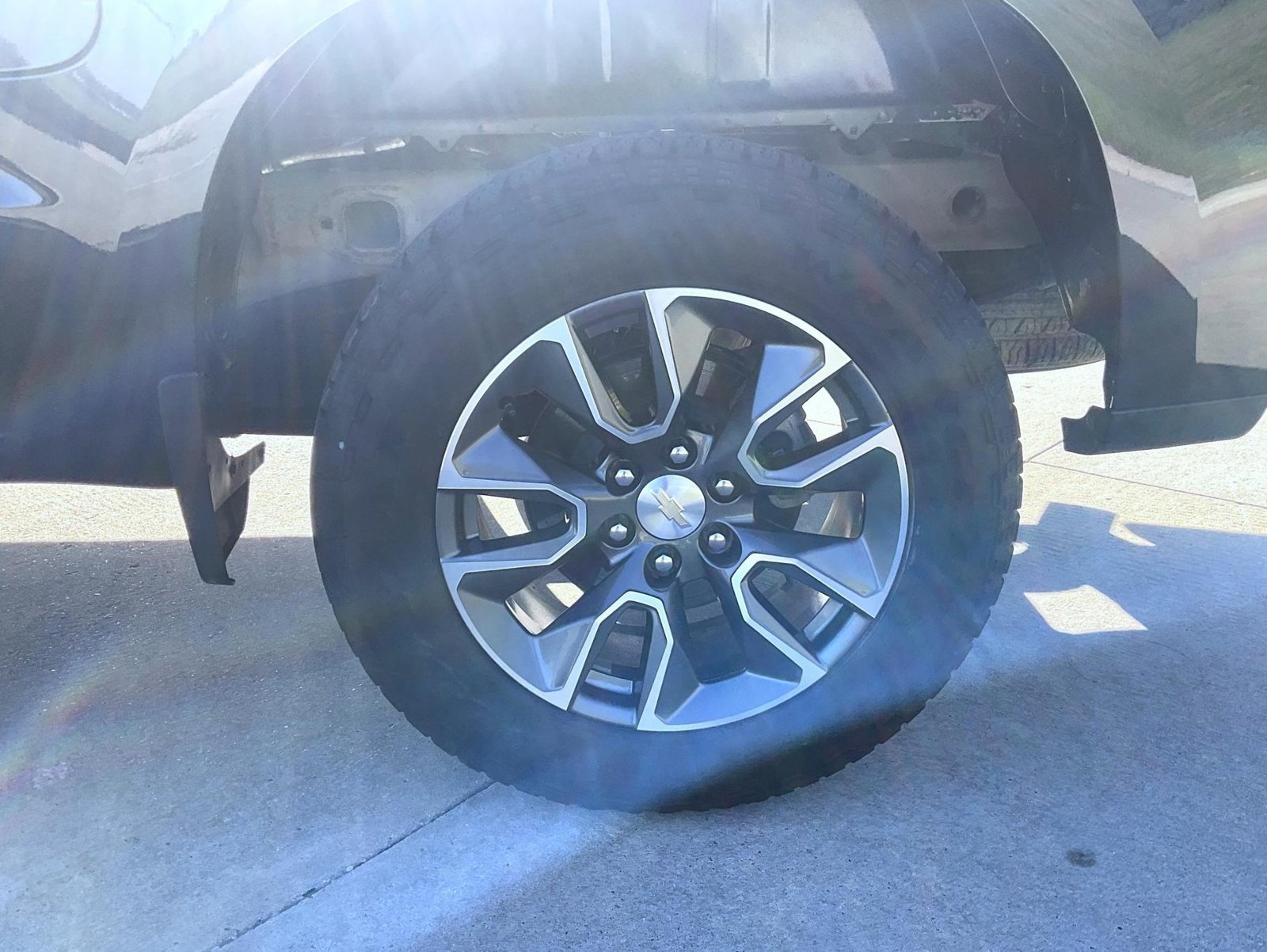 Used 2024 Chevrolet Silverado 1500 LT AWD/4WD image 22