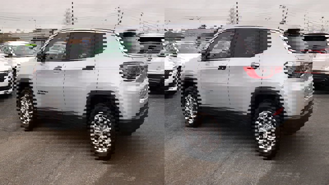 Used 2024 Jeep Compass Sport image 5