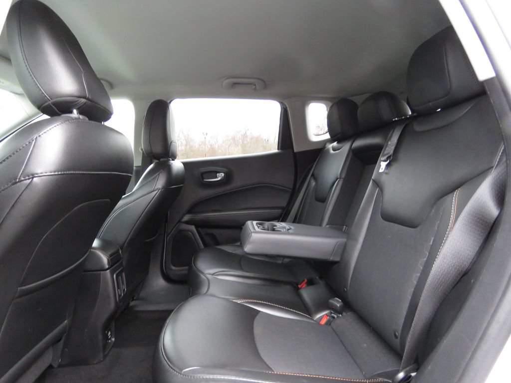 Used 2019 Jeep Compass Latitude w/ Popular Equipment Group AWD/4WD image 19