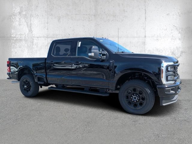 New 2026 Ford F350 Lariat w/ Black Appearance Package