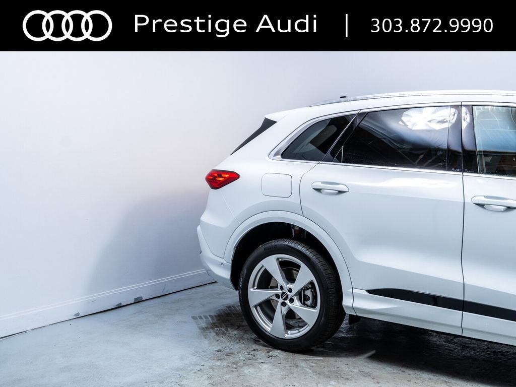 Used 2025 Audi Q5 Premium Plus w/ Premium Plus AWD/4WD image 12