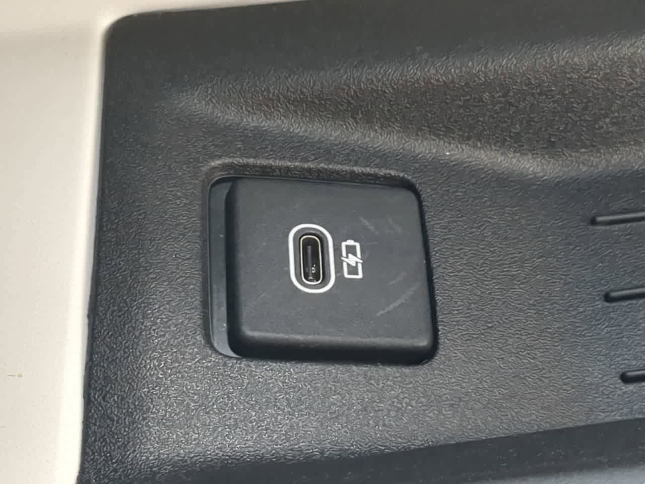 Used 2025 Land Rover Defender 110 S AWD/4WD image 33