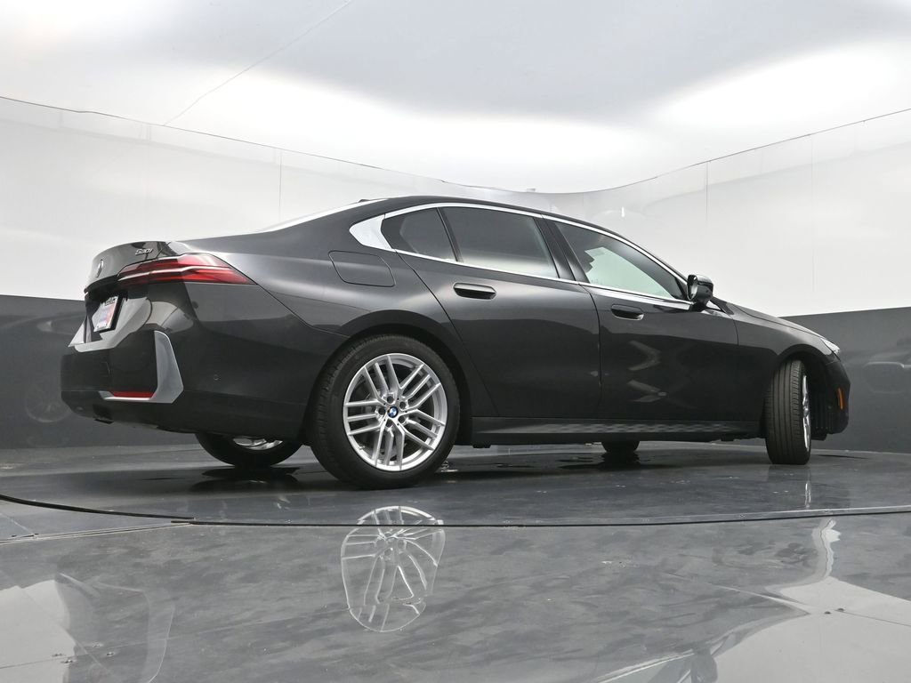 Used 2024 BMW 530i xDrive w/ Premium Package AWD/4WD image 32