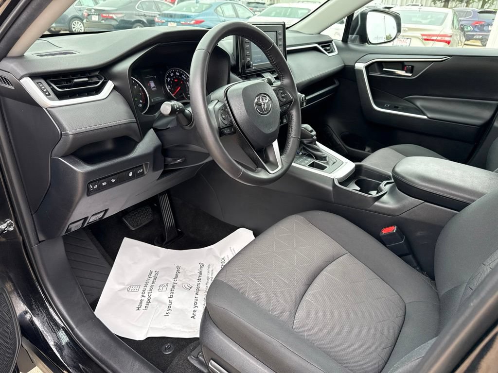 Used 2020 Toyota RAV4 XLE w/ Convenience Package AWD/4WD image 8