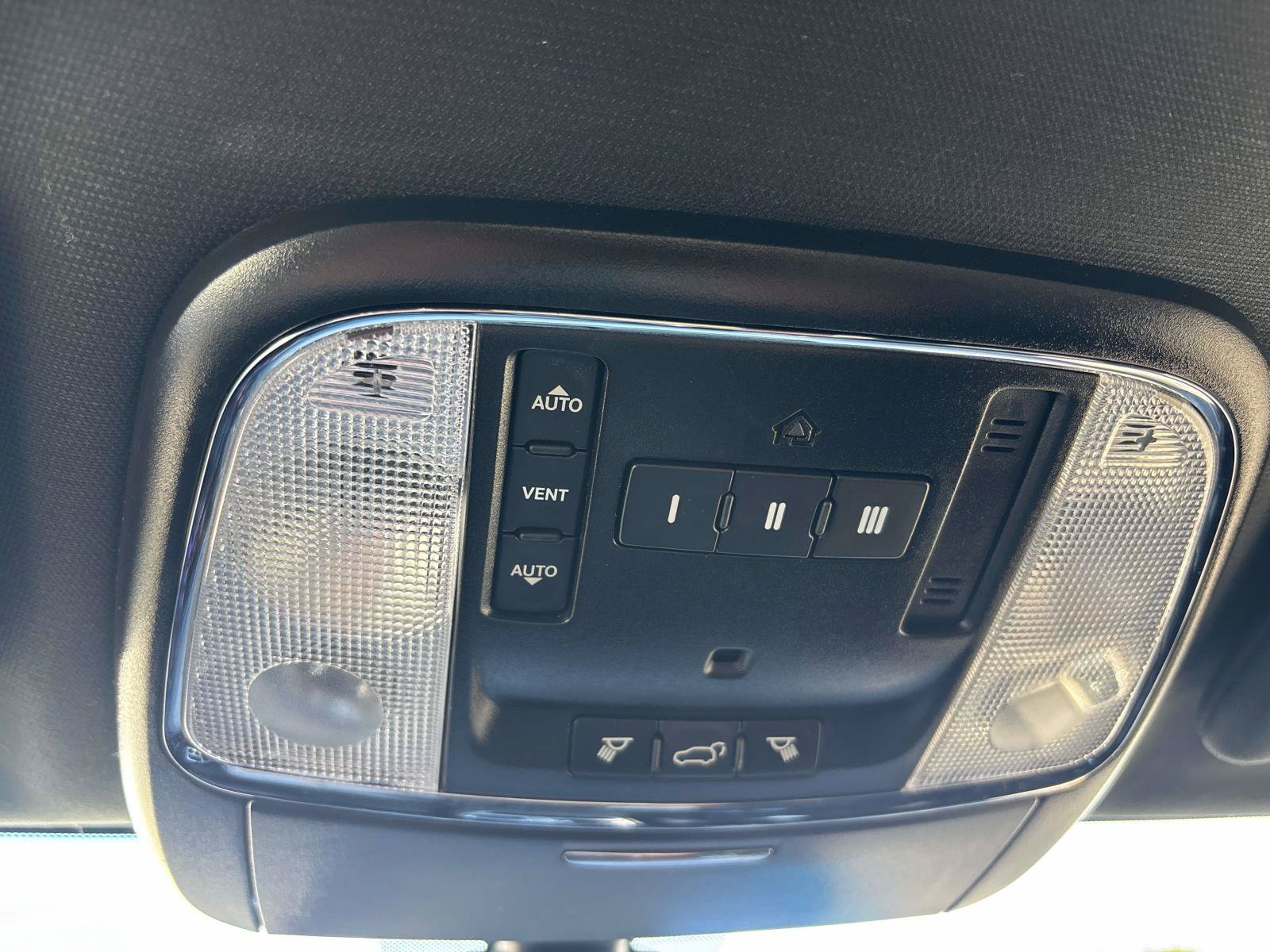 Certified 2019 Jeep Grand Cherokee Altitude AWD/4WD image 27