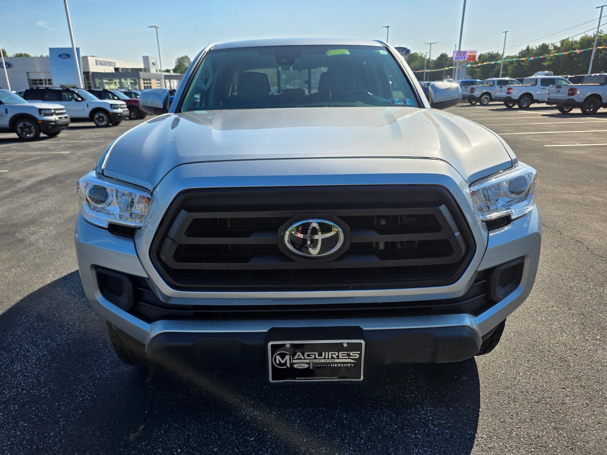 Used 2023 Toyota Tacoma SR AWD/4WD image 8