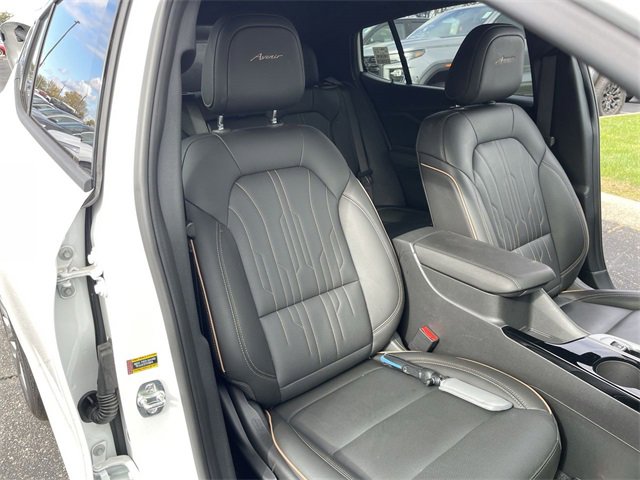 New 2025 Buick Envista Avenir image 24