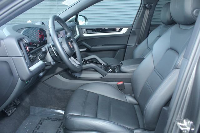 Certified 2025 Porsche Cayenne Coupe image 5