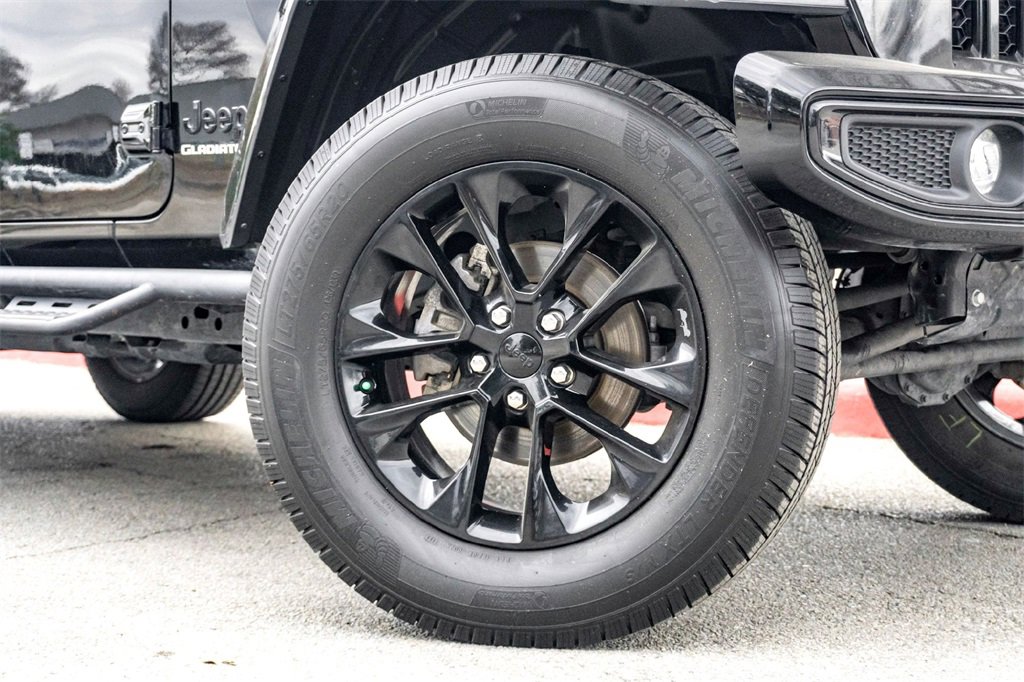 Used 2021 Jeep Gladiator Overland image 2