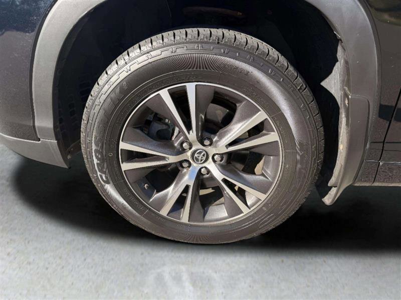 Used 2018 Toyota Highlander LE image 15