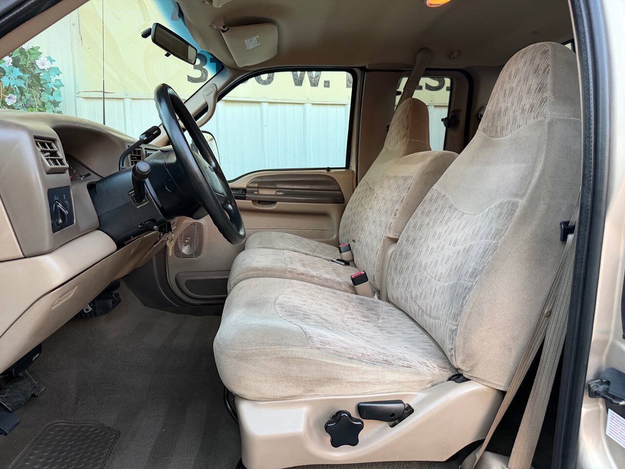 Used 1999 Ford F250 Lariat RWD image 12