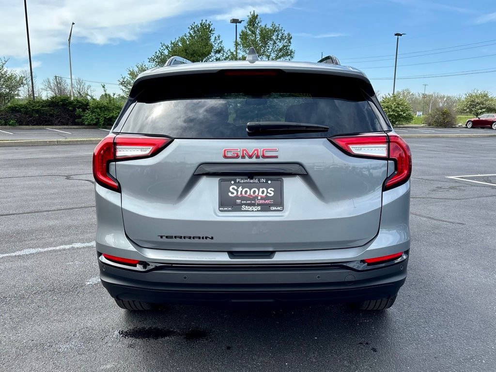 Used 2023 GMC Terrain SLE w/ Driver Convenience Package FWD image 6