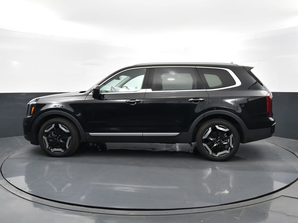 Certified 2025 Kia Telluride S image 8