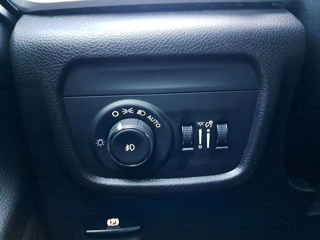 New 2025 Jeep Grand Cherokee Limited w/ Trailer Tow Package AWD/4WD image 32