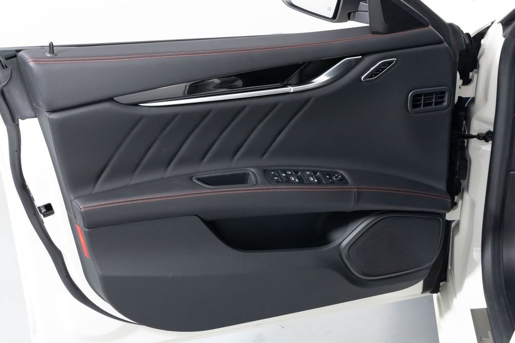 Used 2023 Maserati Ghibli Modena image 20