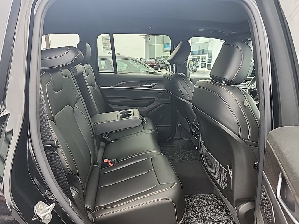 New 2026 Jeep Grand Cherokee Limited AWD/4WD image 41