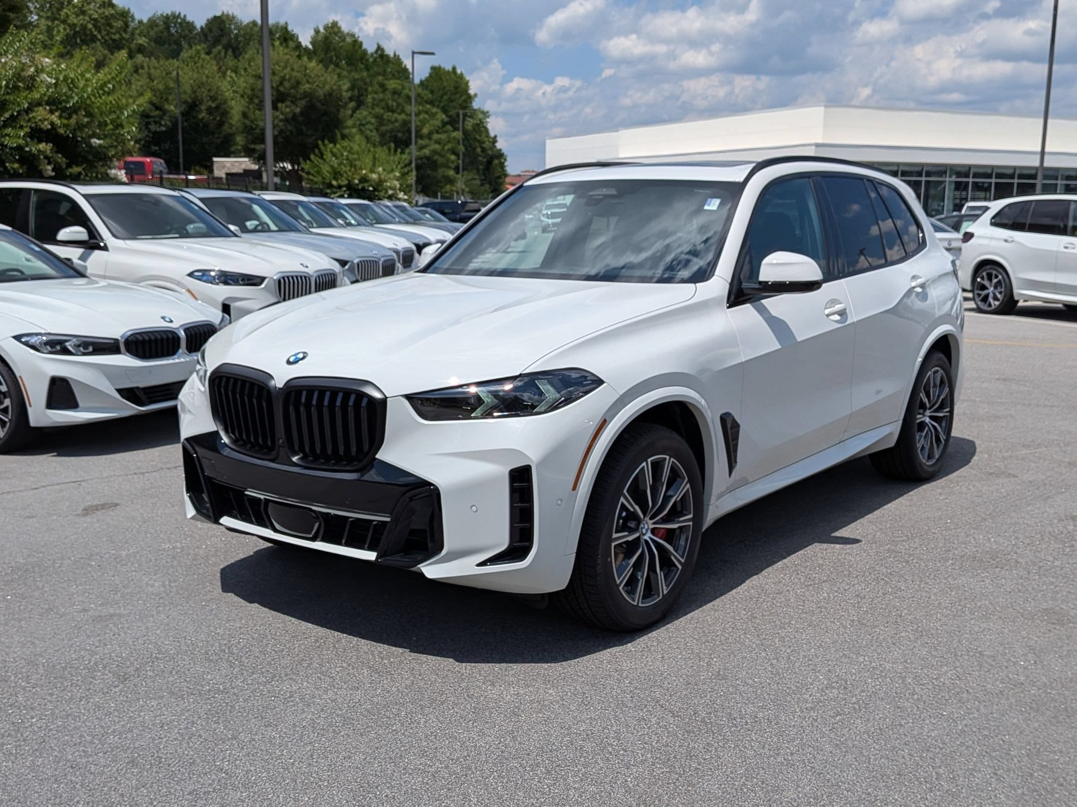 New 2026 BMW X5 sDrive40i w/ M Sport Package RWD image 7