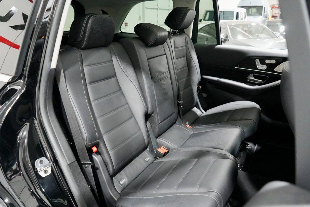 Used 2024 Mercedes-Benz GLS 450 4MATIC image 23