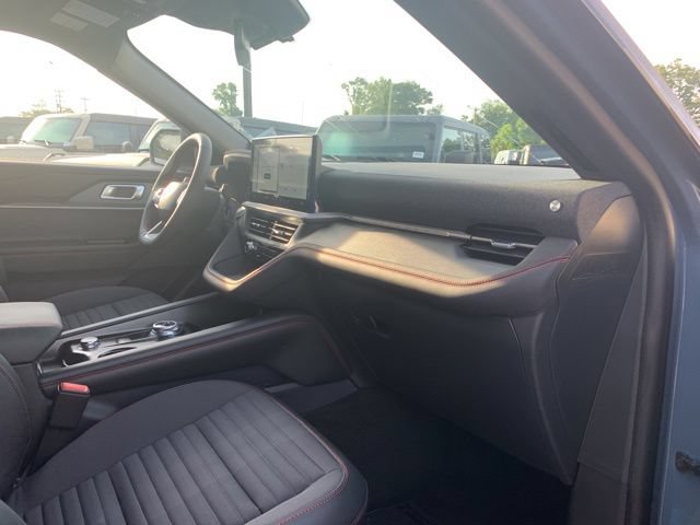 Used 2026 Ford Explorer ST-Line w/ ST-Line Street Pack AWD/4WD image 18