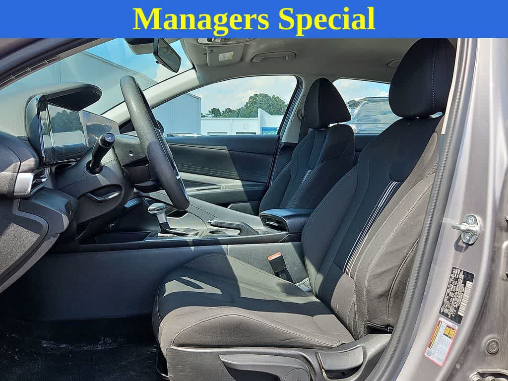 Used 2024 Hyundai Elantra SEL FWD image 13