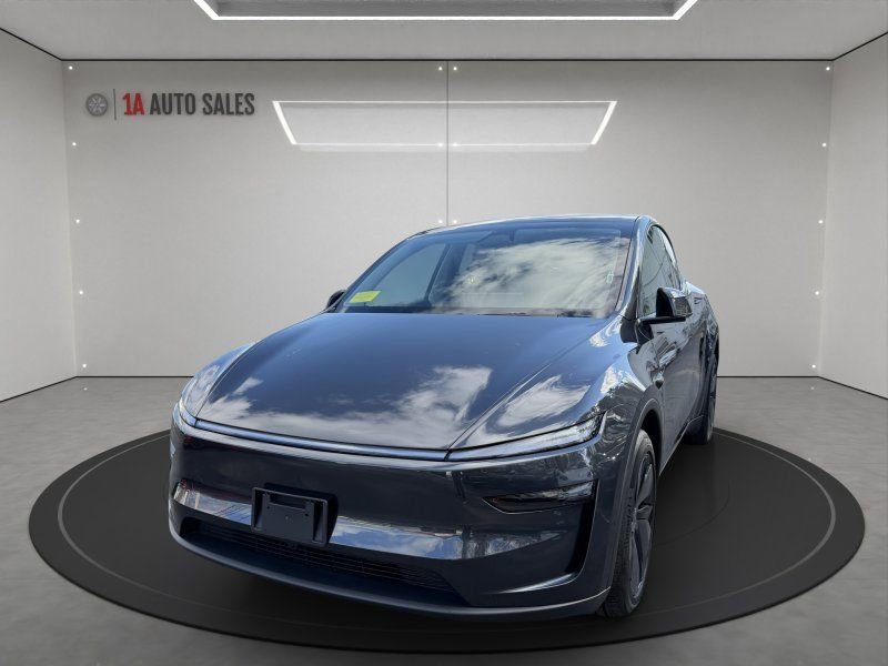 Used 2026 Tesla Model Y AWD image 1