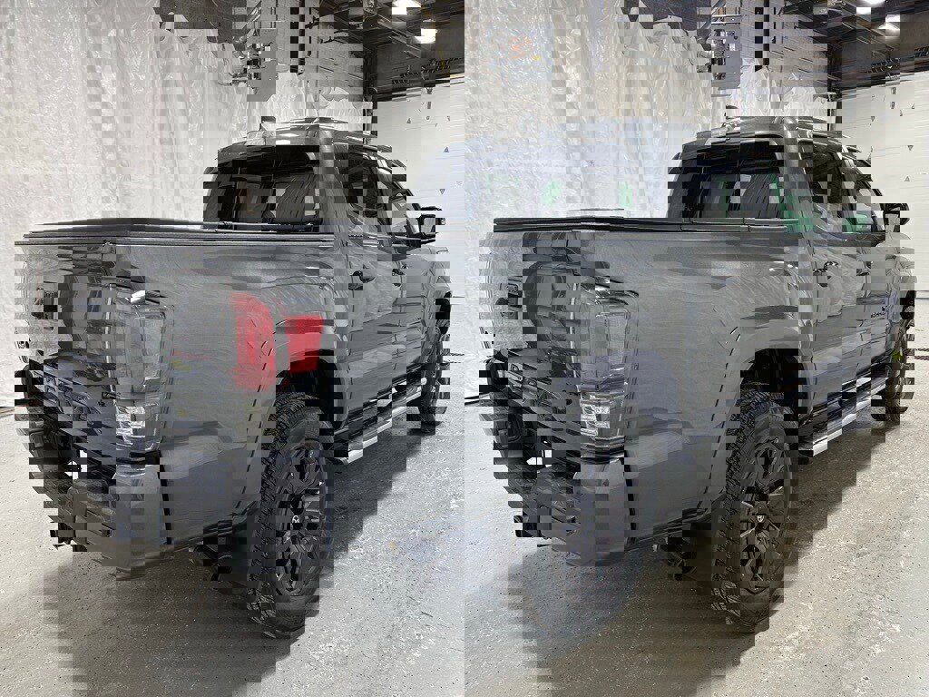 Used 2023 Toyota Tacoma Limited image 7