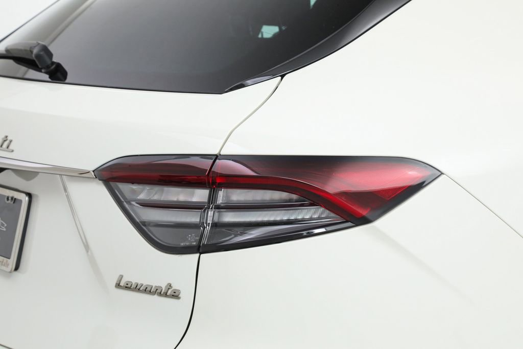 Certified 2023 Maserati Levante Modena AWD/4WD image 11