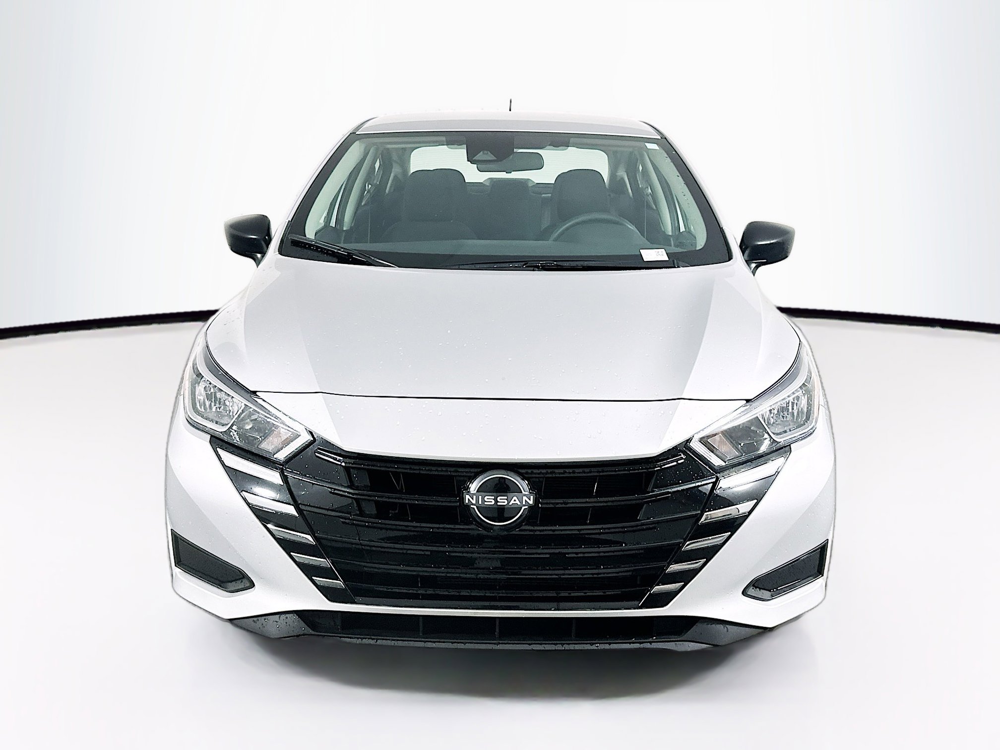 Used 2024 Nissan Versa S image 2