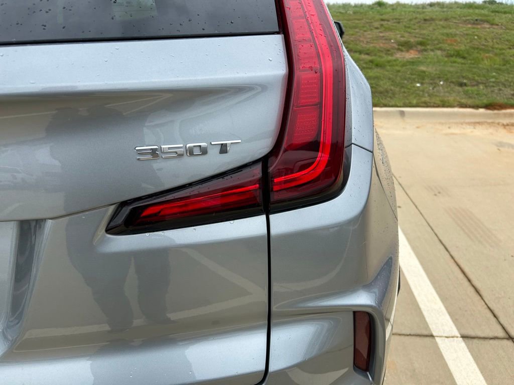 Used 2024 Cadillac XT4 Premium Luxury FWD image 6