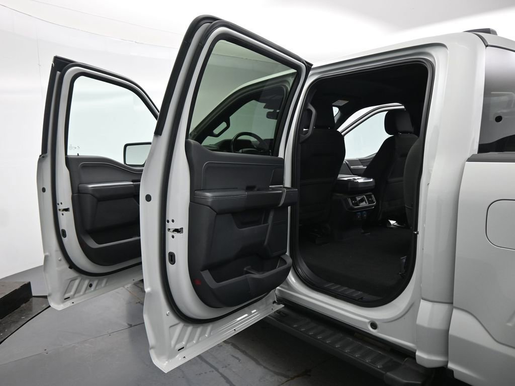 Used 2024 Ford F150 XLT w/ XLT Black Appearance Package image 16