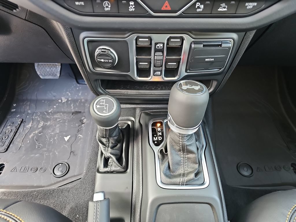 New 2026 Jeep Wrangler Unlimited Sahara AWD/4WD image 26