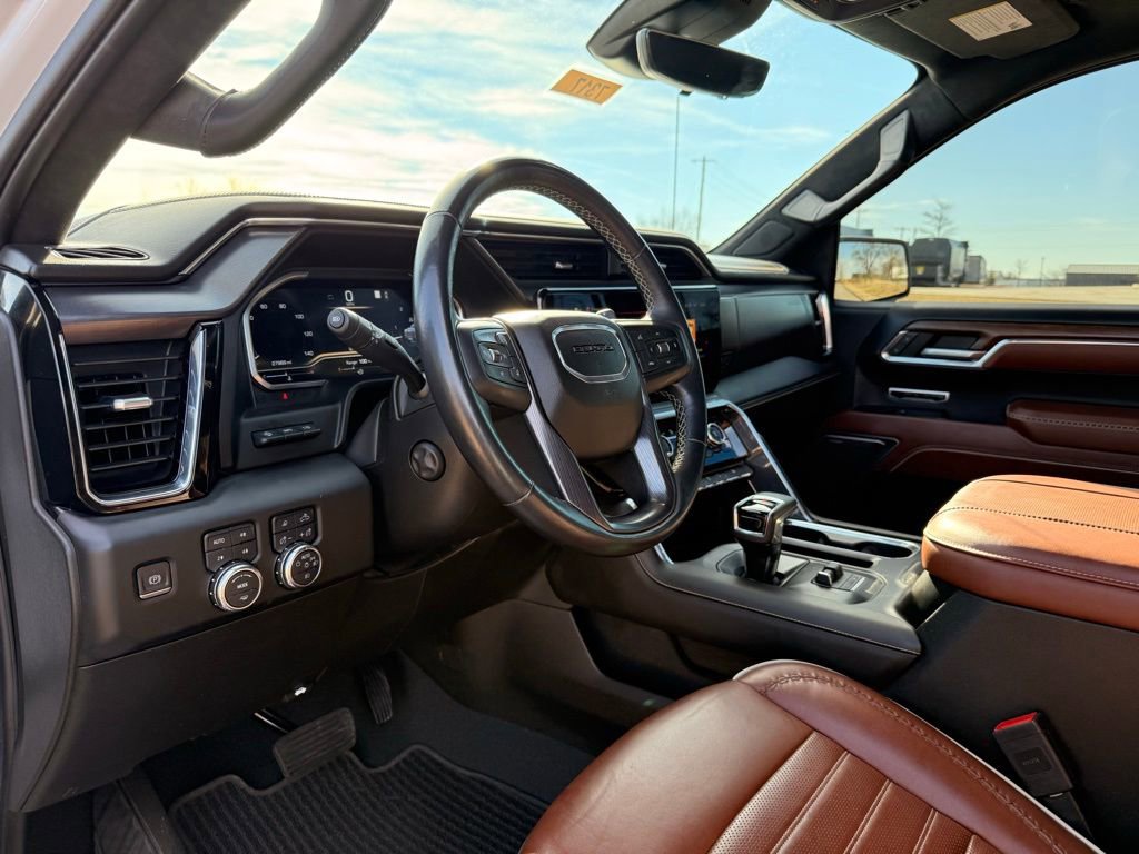 Used 2023 GMC Sierra 1500 Denali Ultimate image 9