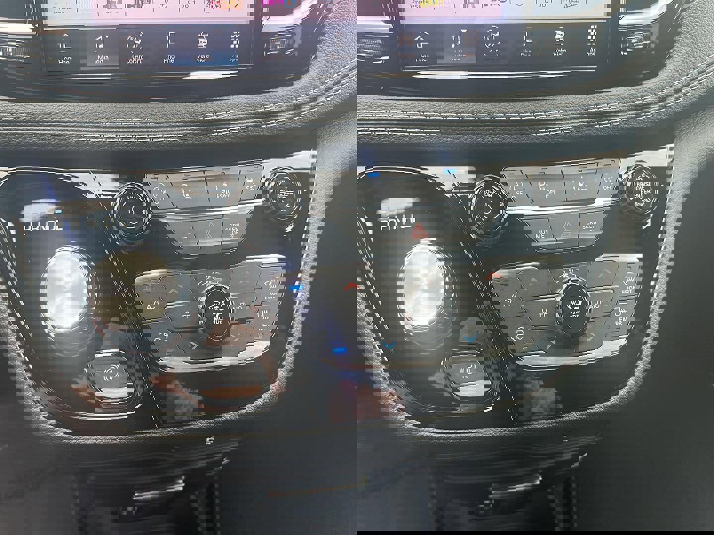 New 2026 Chrysler Pacifica Select image 17