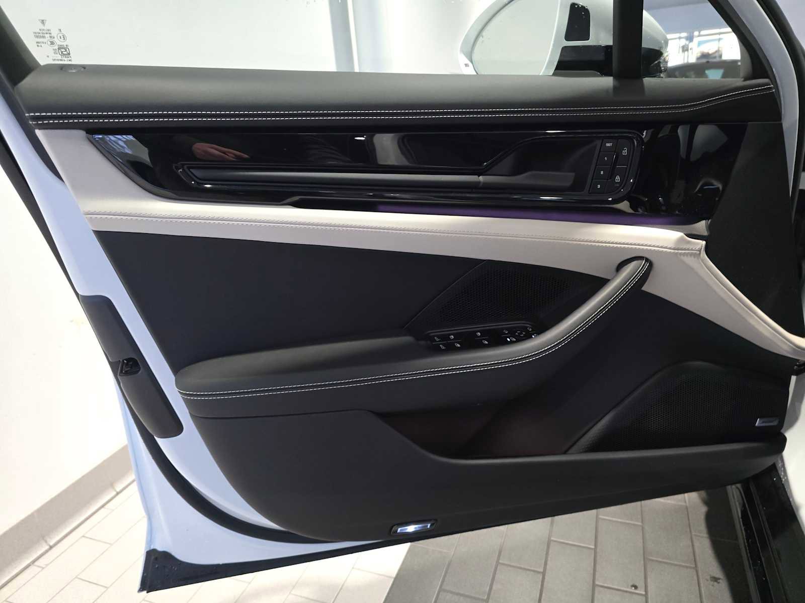 Used 2025 Porsche Panamera GTS image 29