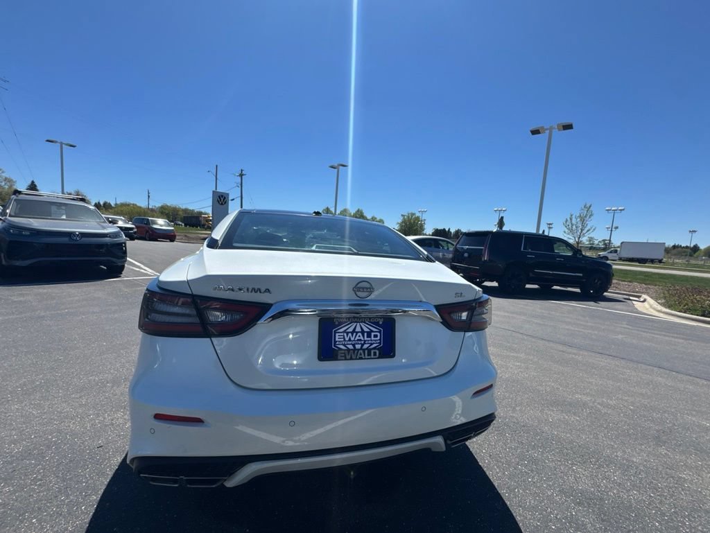 Used 2023 Nissan Maxima SL FWD image 6