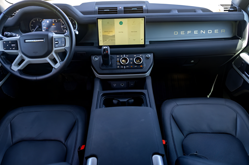 Used 2023 Land Rover Defender 130 SE AWD/4WD image 23