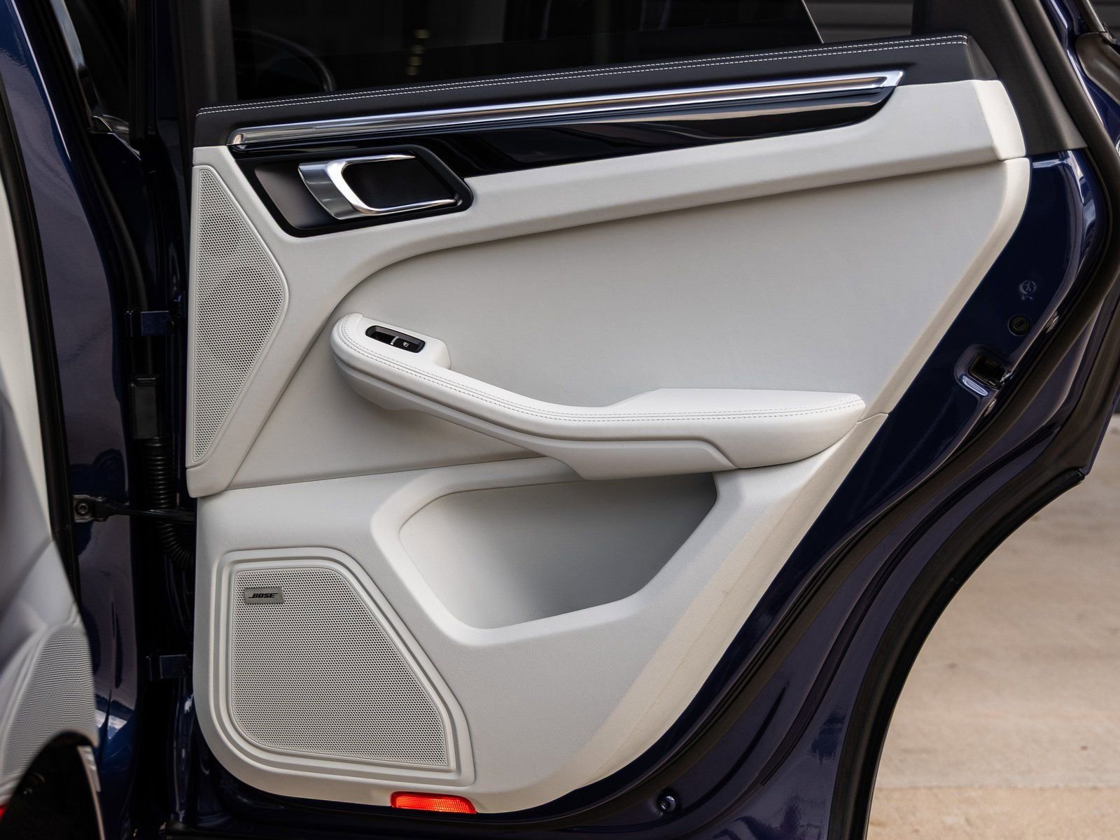 New 2026 Porsche Macan Turbo image 39