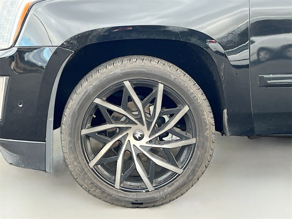 Used 2020 Cadillac Escalade Premium Luxury w/ Escalade Sport Edition image 33