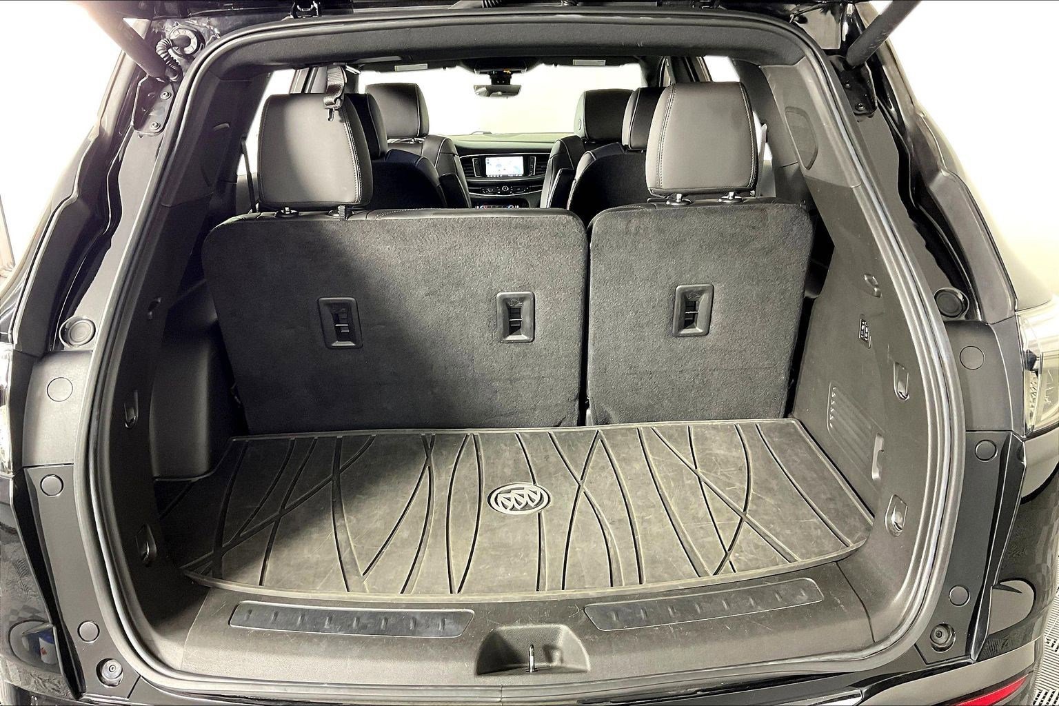 Used 2023 Buick Enclave Avenir image 39