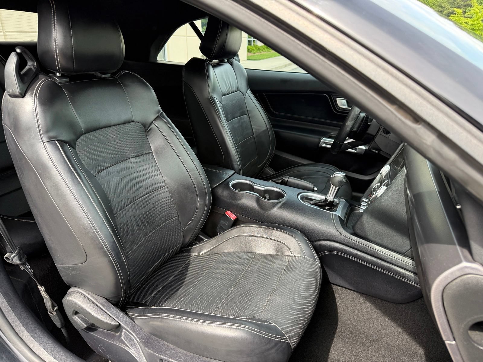 Used 2019 Ford Mustang Premium w/ Equipment Group 201A RWD image 36